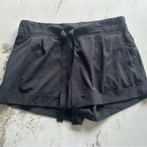 Lululemon Athletica Charcoal Women's Athletic Skirt Shorts